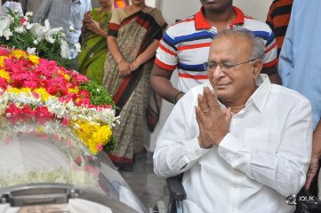 Celebs Pay Condolences to C Narayana Reddy